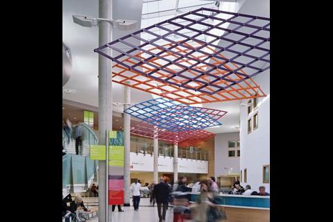 Patients and visitors are welcomed by a reception atrium that is lively, spacious and bright